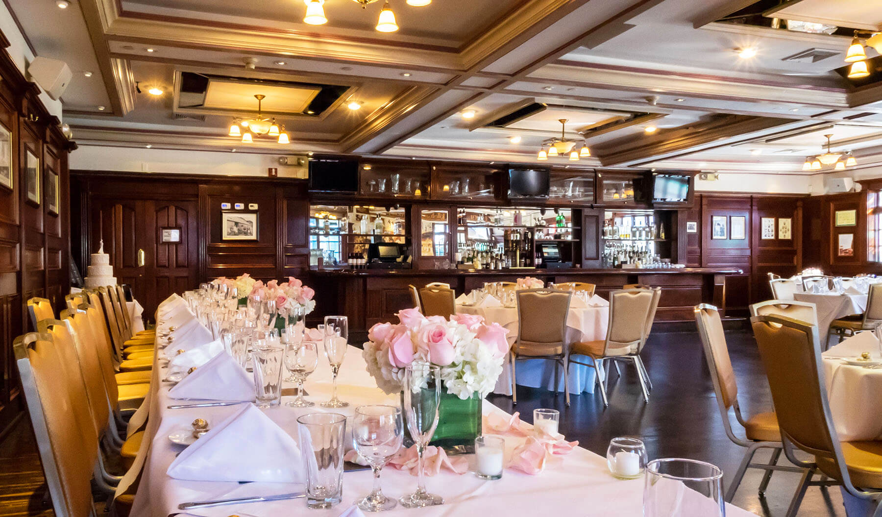 photo of banquet room bar